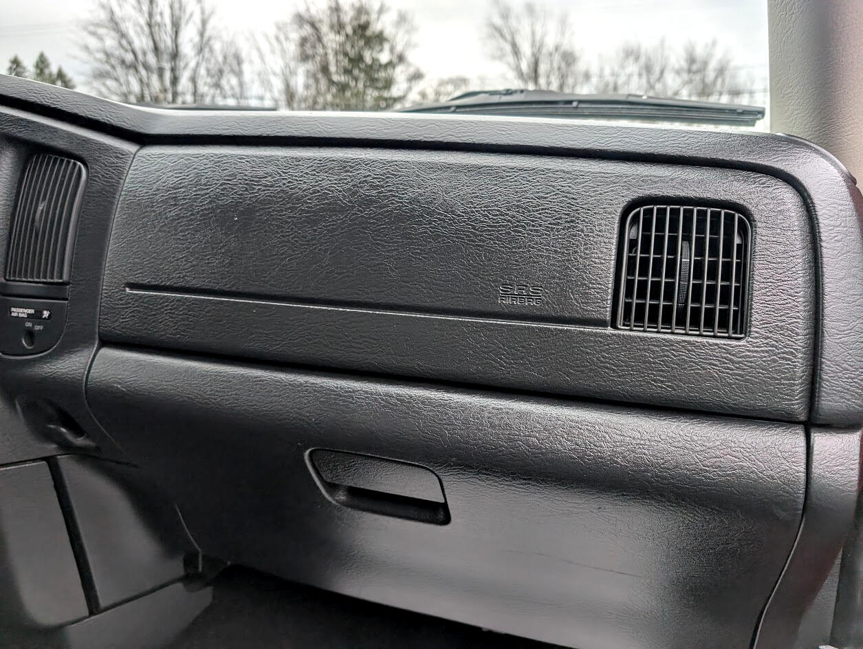 Dodge Ram 1500 ST 4WD 2004