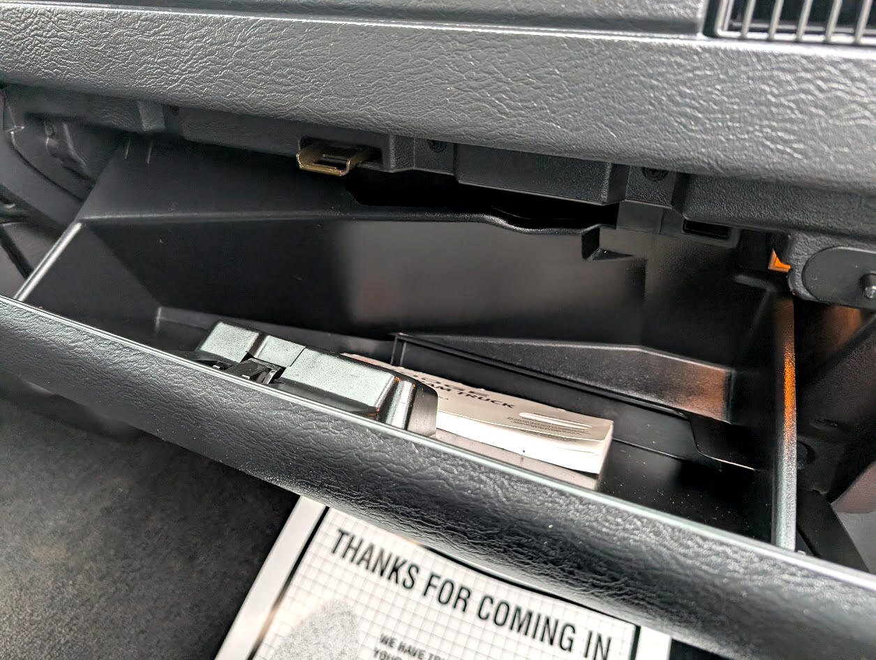 Dodge Ram 1500 ST 4WD 2004