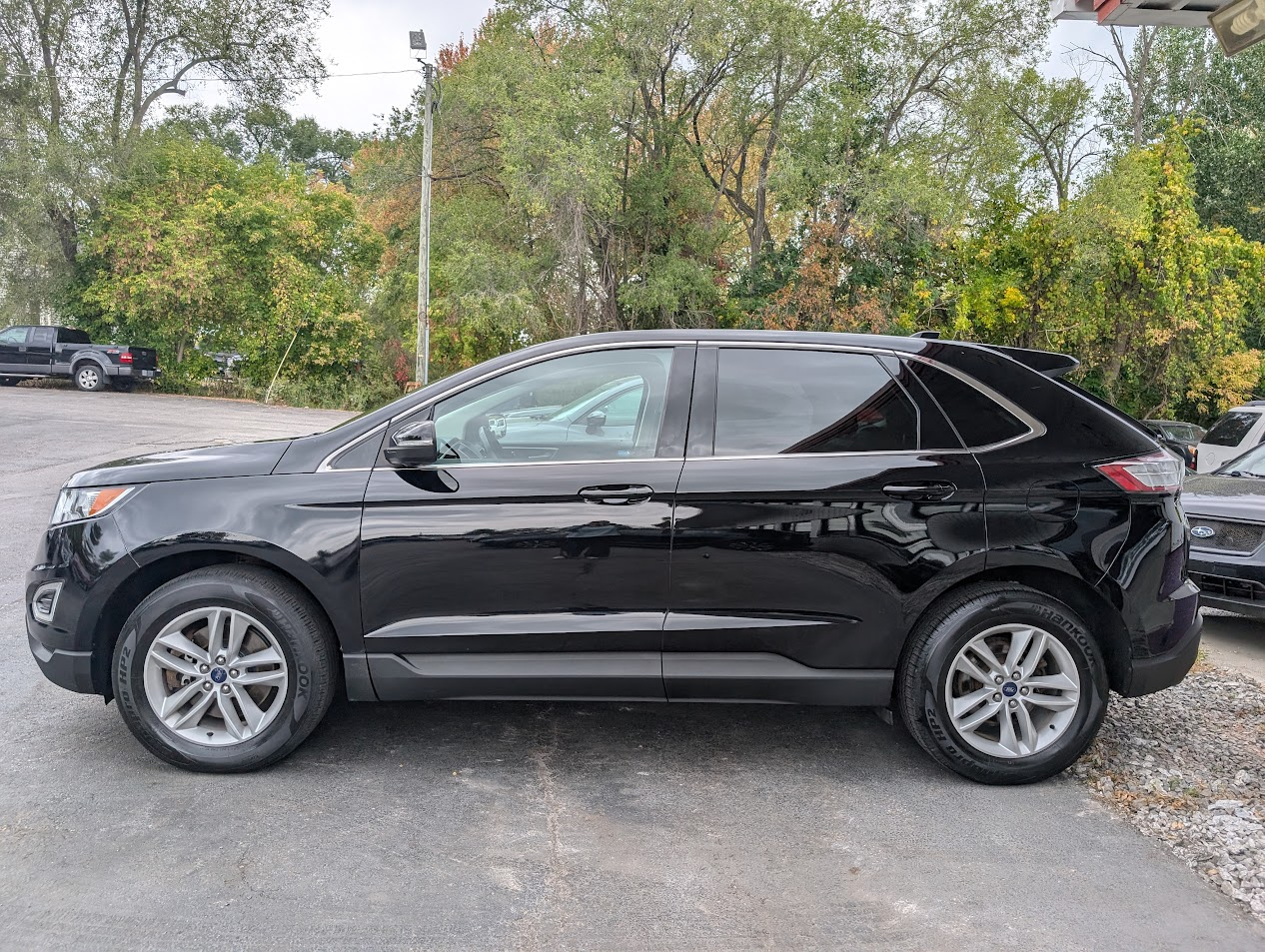 2017 Ford Edge SEL photo 4