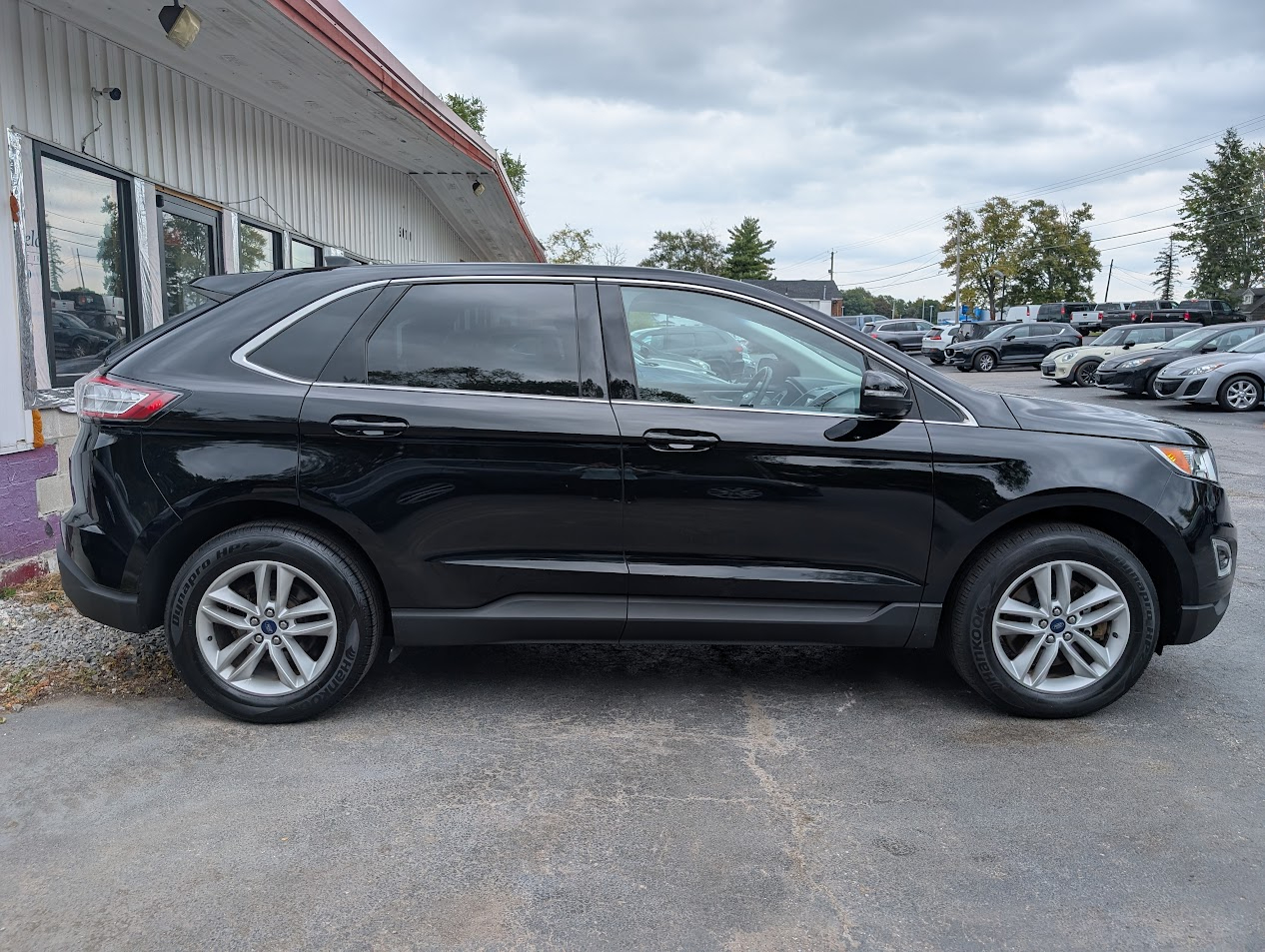 2017 Ford Edge SEL photo 17