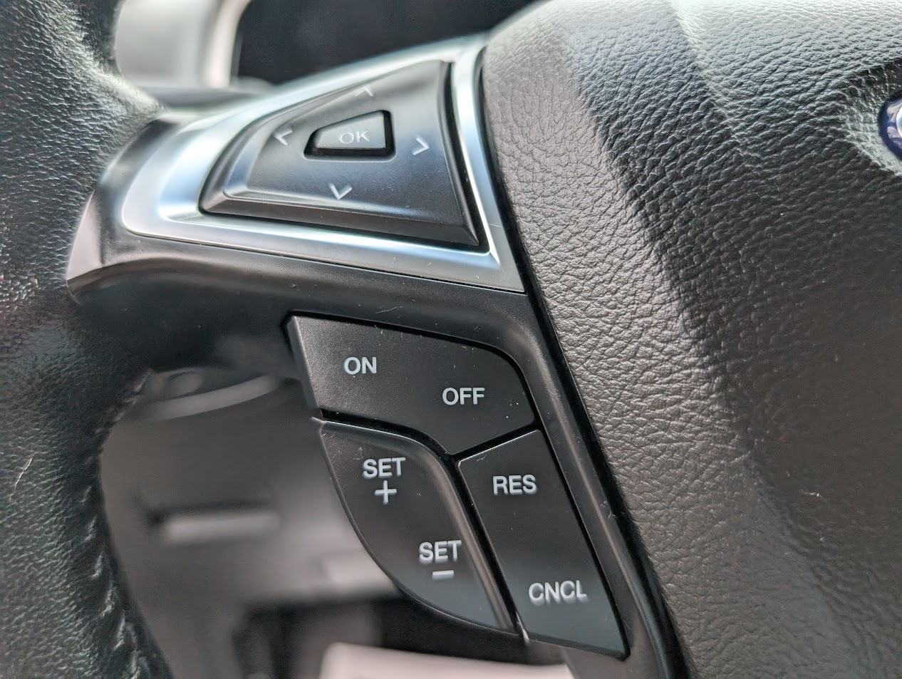 2017 Ford Edge SEL photo 22
