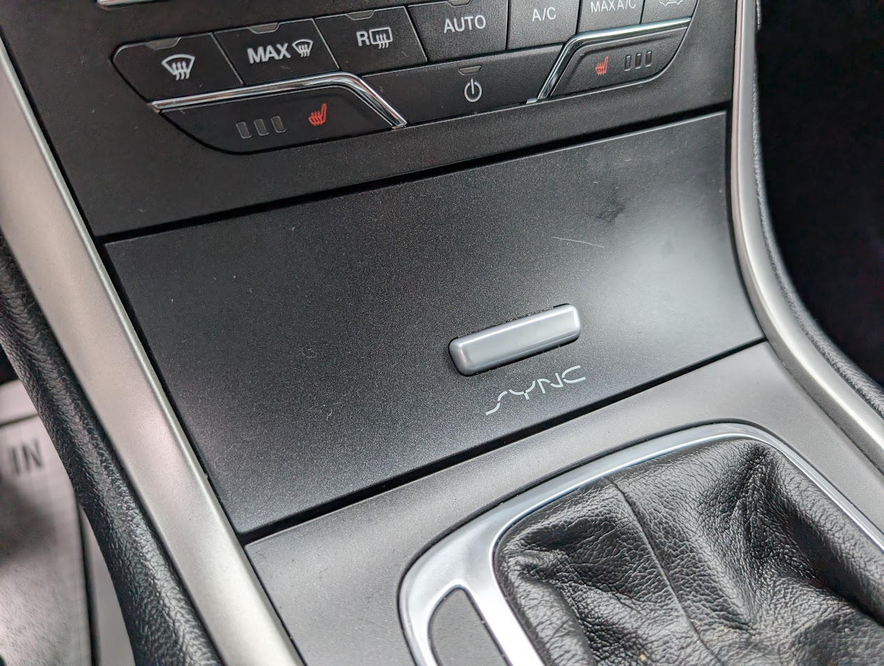 2017 Ford Edge SEL photo 29