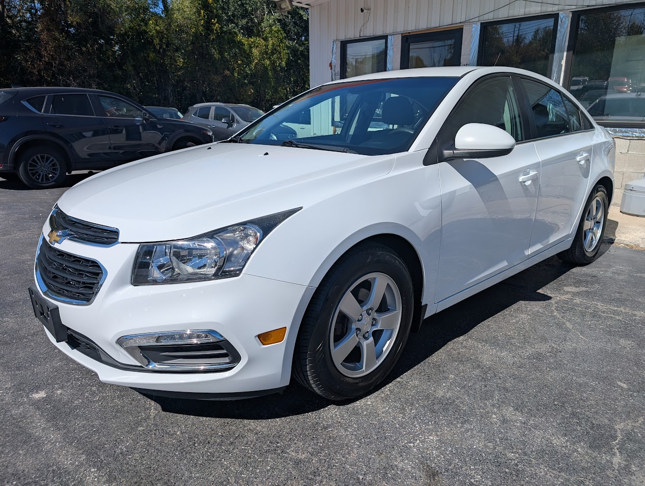 2016 Chevrolet Cruze photo 2