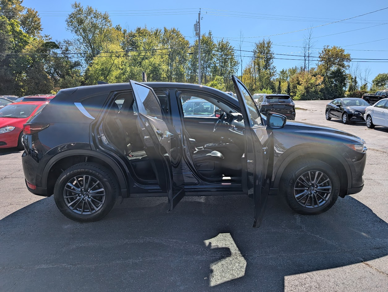 2020 Mazda CX-5 Touring photo 16