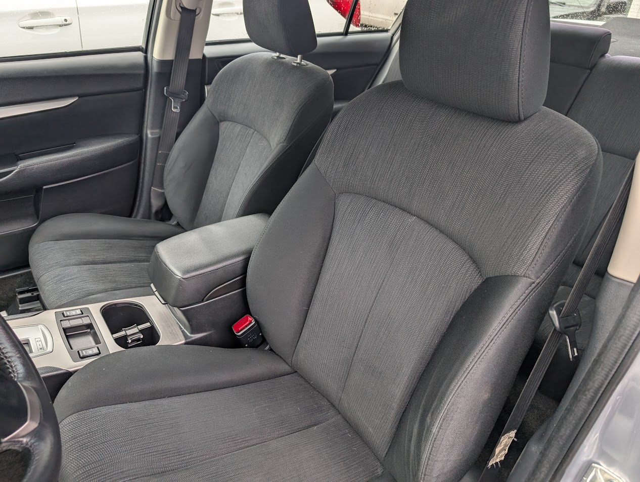 2013 Subaru Legacy Premium photo 4