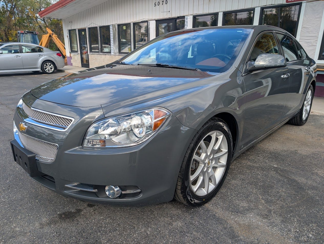 2009 Chevrolet Malibu LTZ photo 3