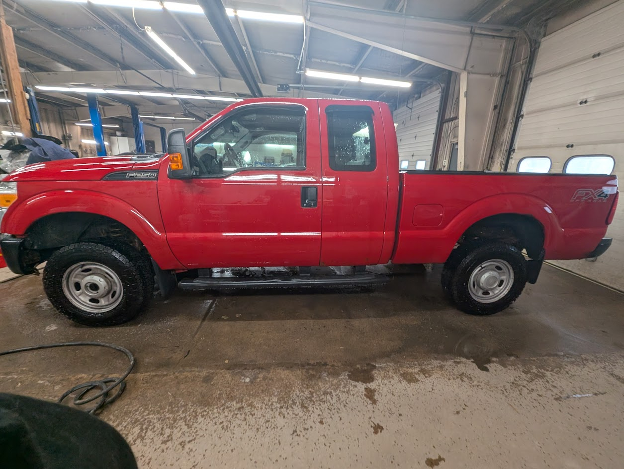 Ford F-250 SD XL SuperCab Long Bed 4WD 2014