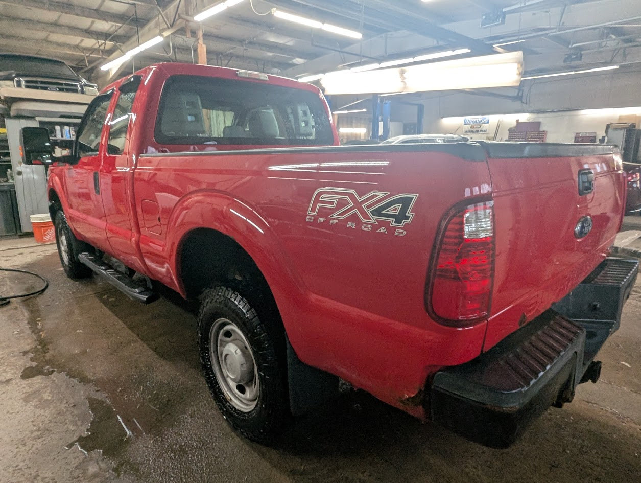 Ford F-250 SD XL SuperCab Long Bed 4WD 2014