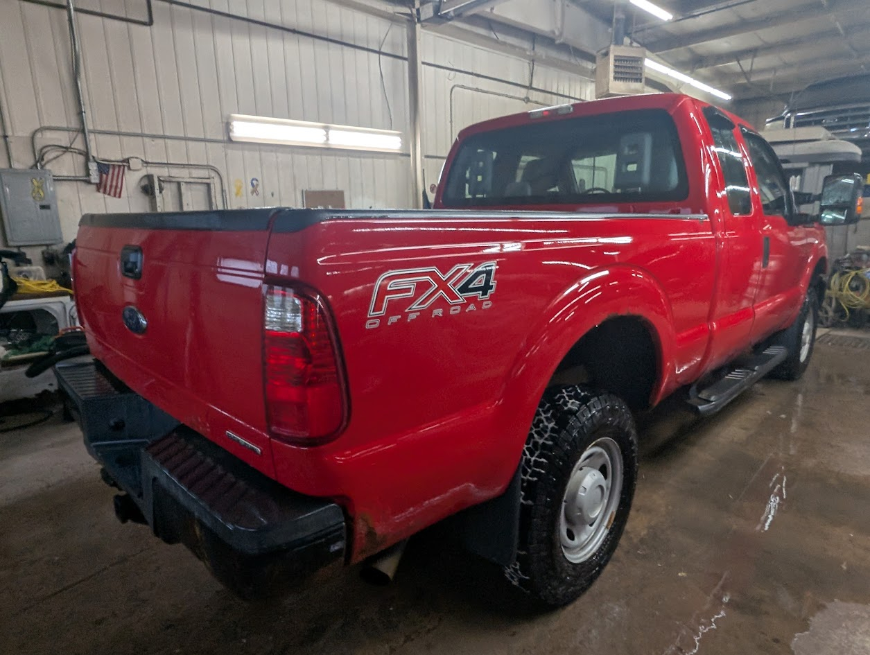 Ford F-250 SD XL SuperCab Long Bed 4WD 2014