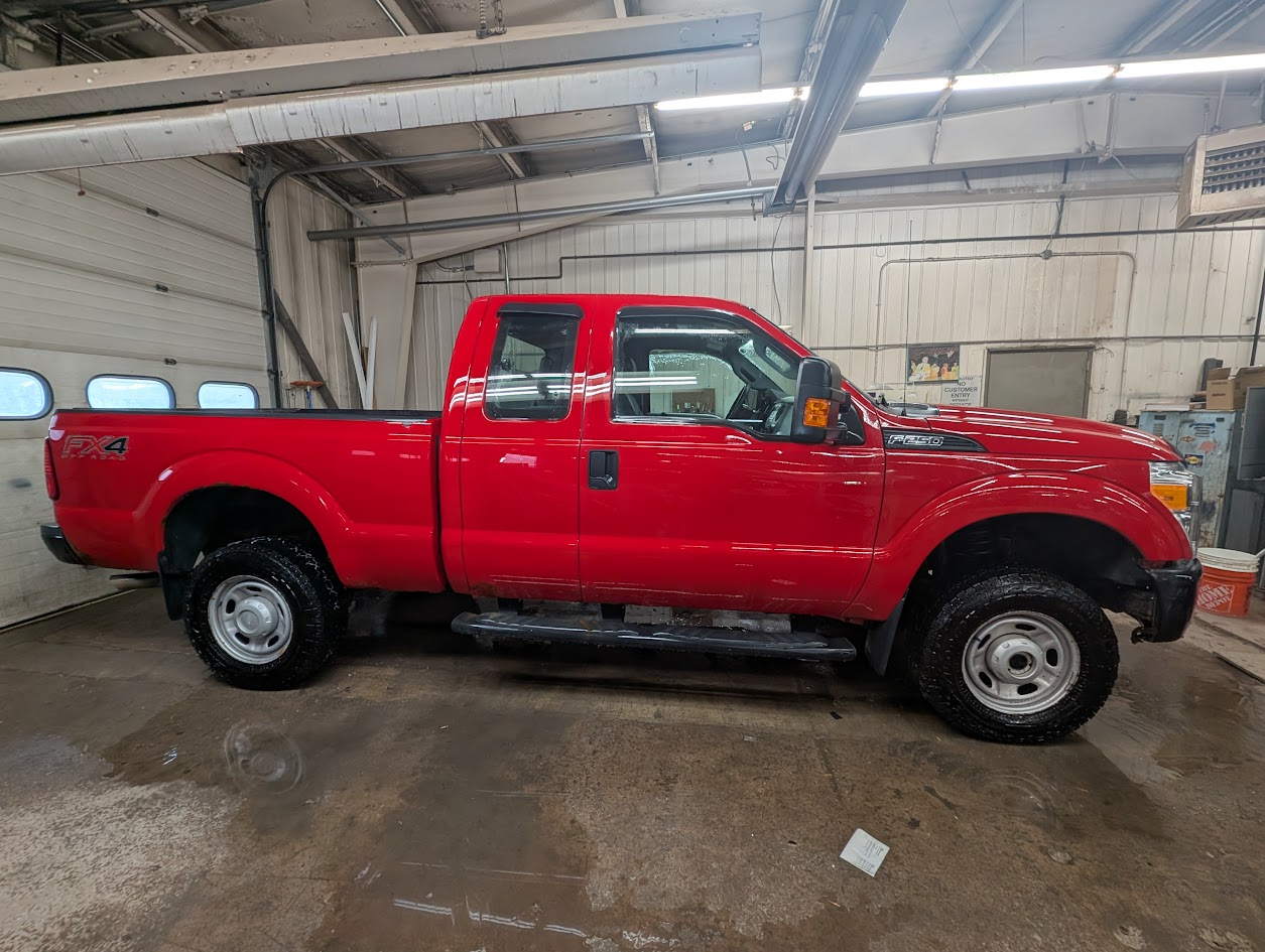 Ford F-250 SD XL SuperCab Long Bed 4WD 2014