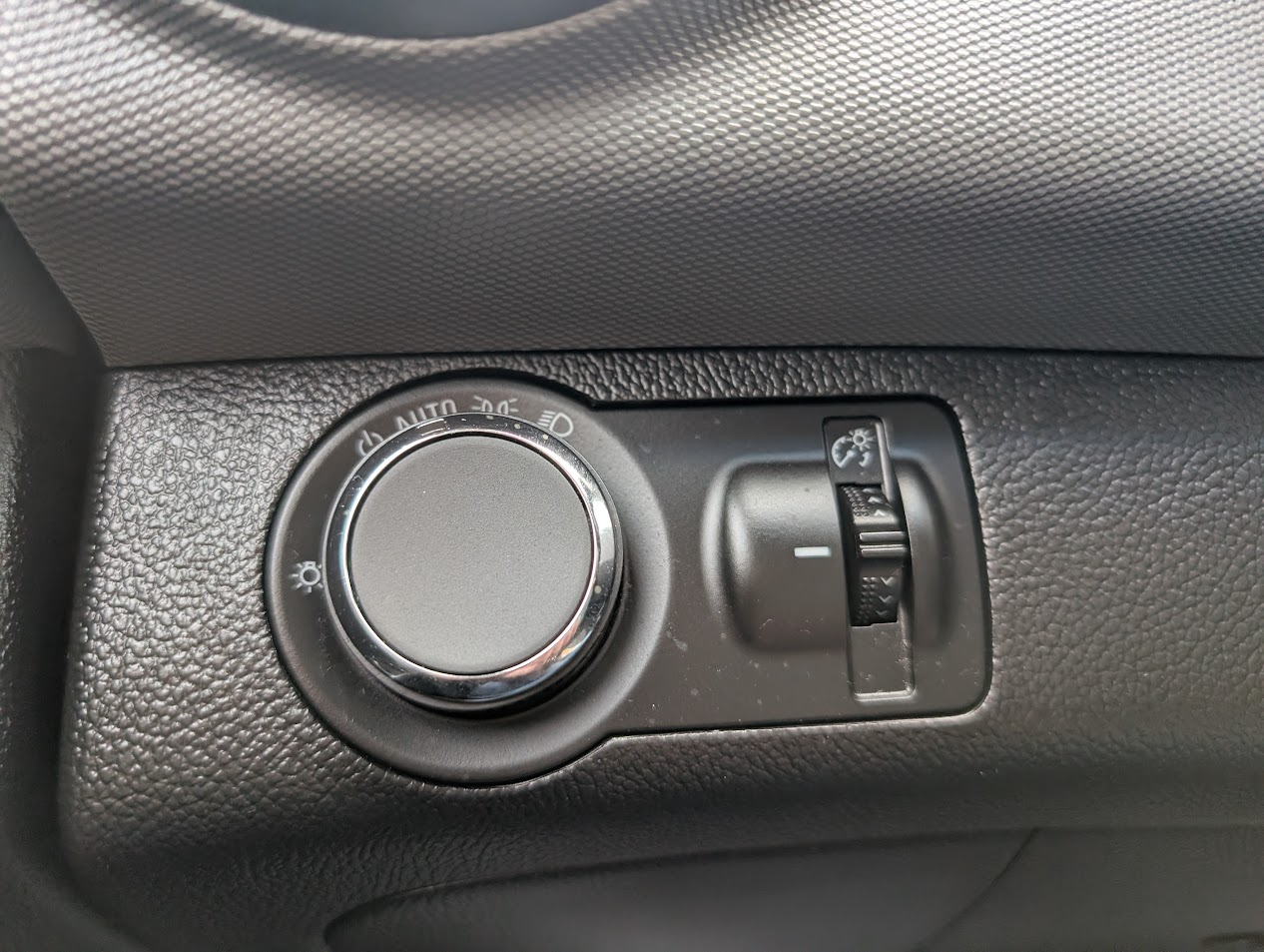 Chevrolet Sonic LT Auto 5-Door 2013