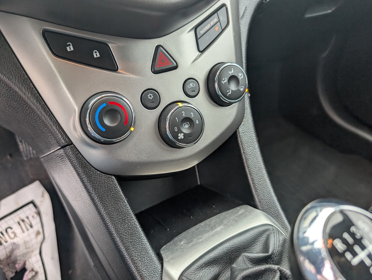 Chevrolet Sonic LT Manual 5-Door 2016