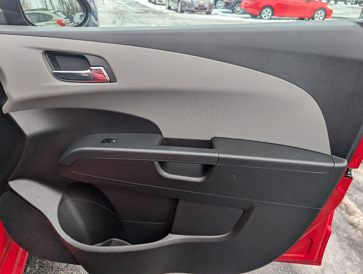 Chevrolet Sonic LT Manual 5-Door 2016