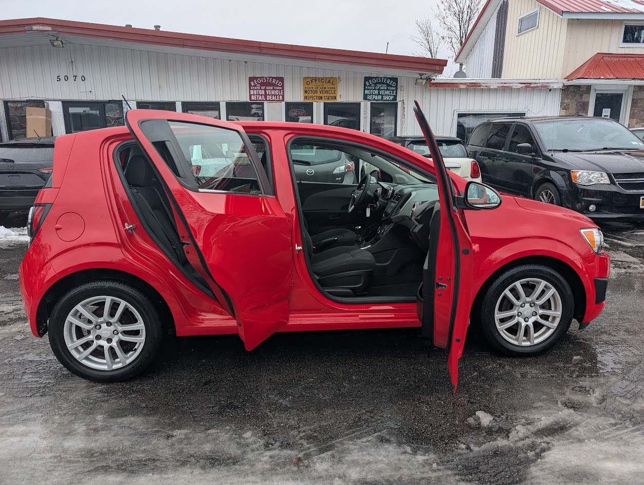Chevrolet Sonic LT Manual 5-Door 2016