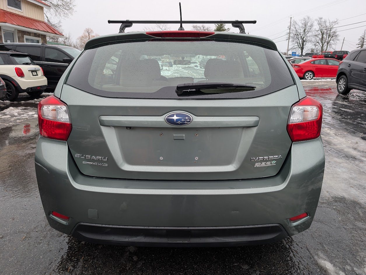 Subaru Impreza 2.0i PZEV CVT 5-Door 2015