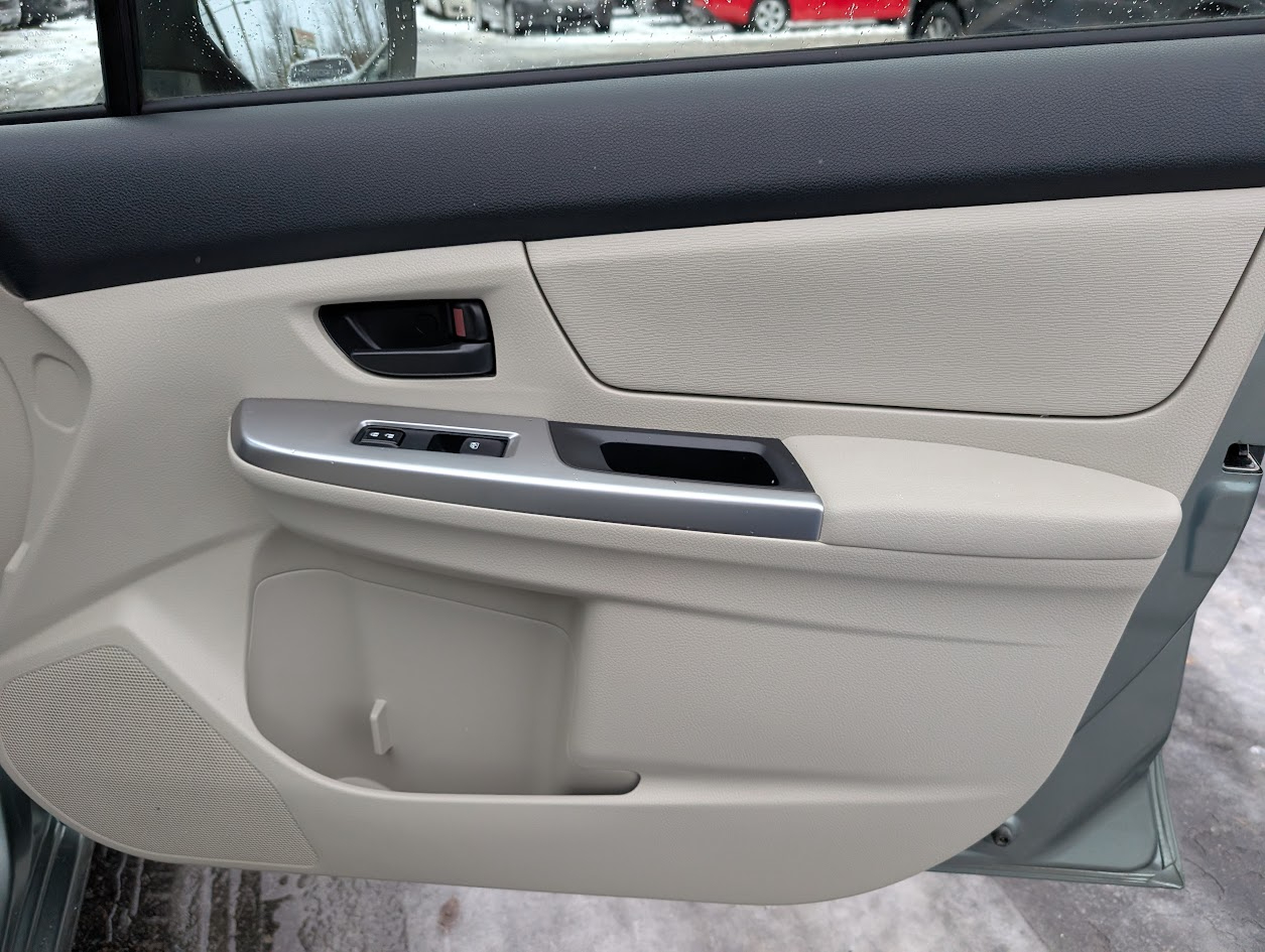 Subaru Impreza 2.0i PZEV CVT 5-Door 2015