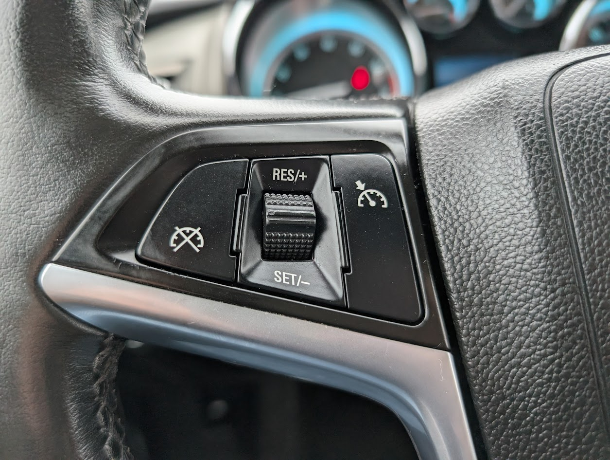 Buick Verano Base 2013