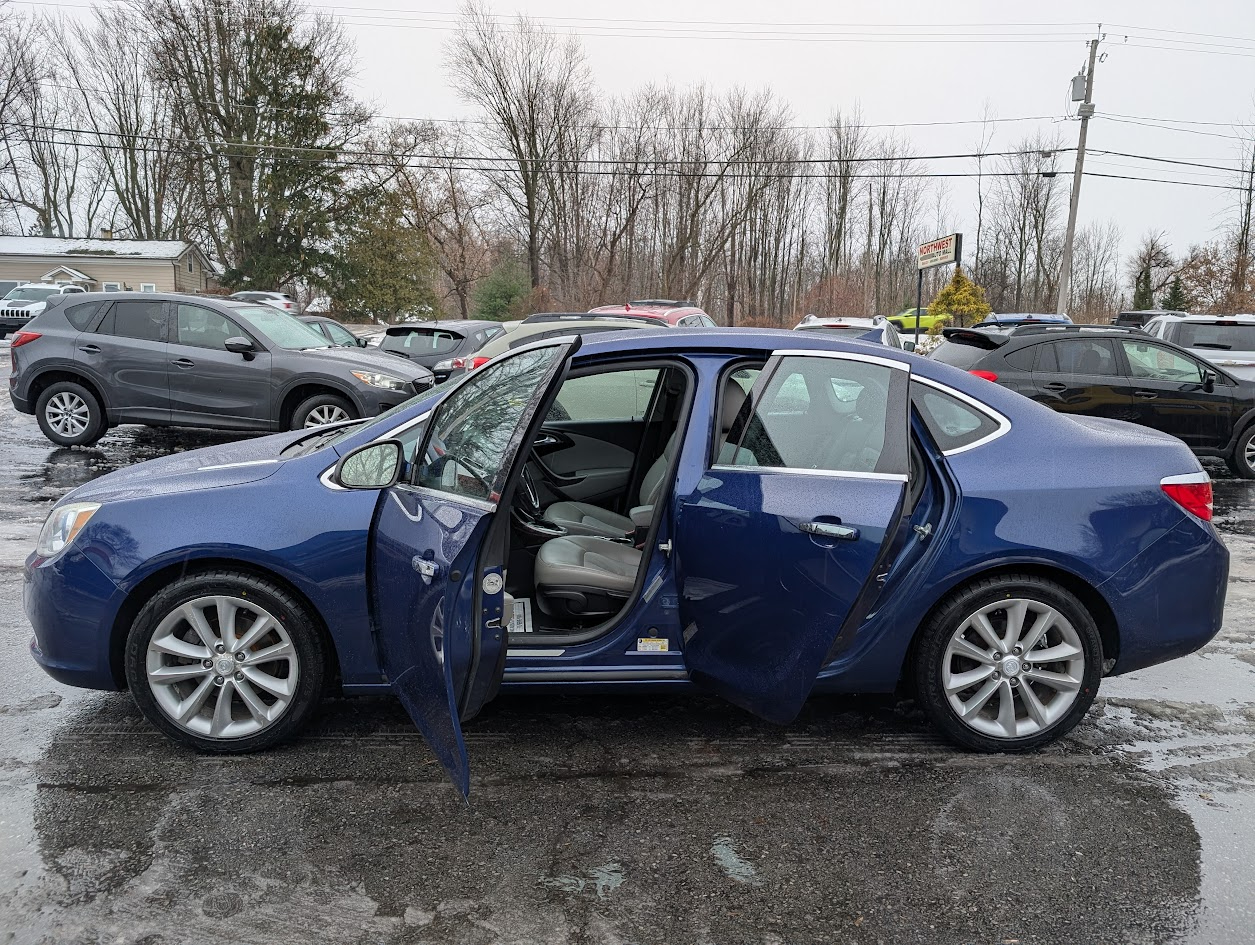 Buick Verano Base 2013