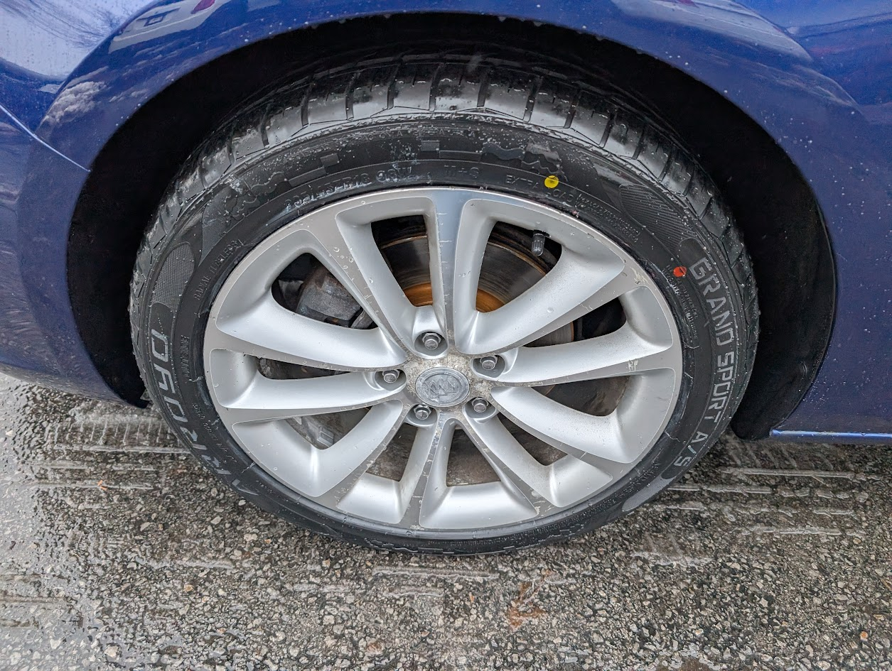 Buick Verano Base 2013