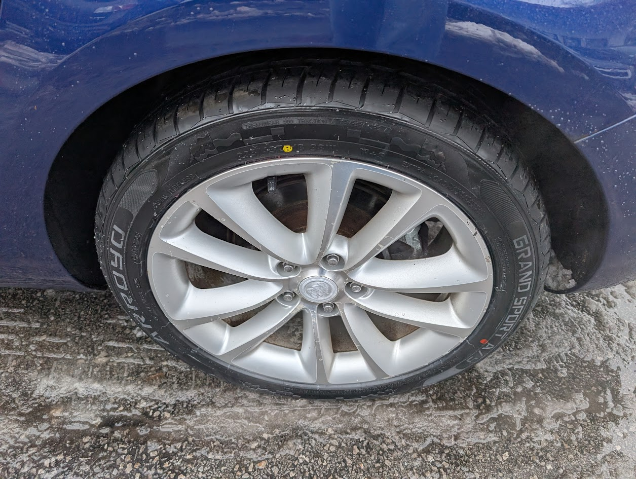 Buick Verano Base 2013