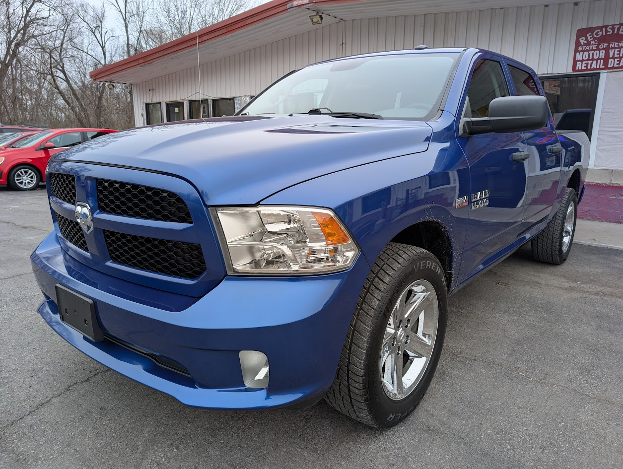 RAM 1500 Tradesman Crew Cab SWB 4WD 2017