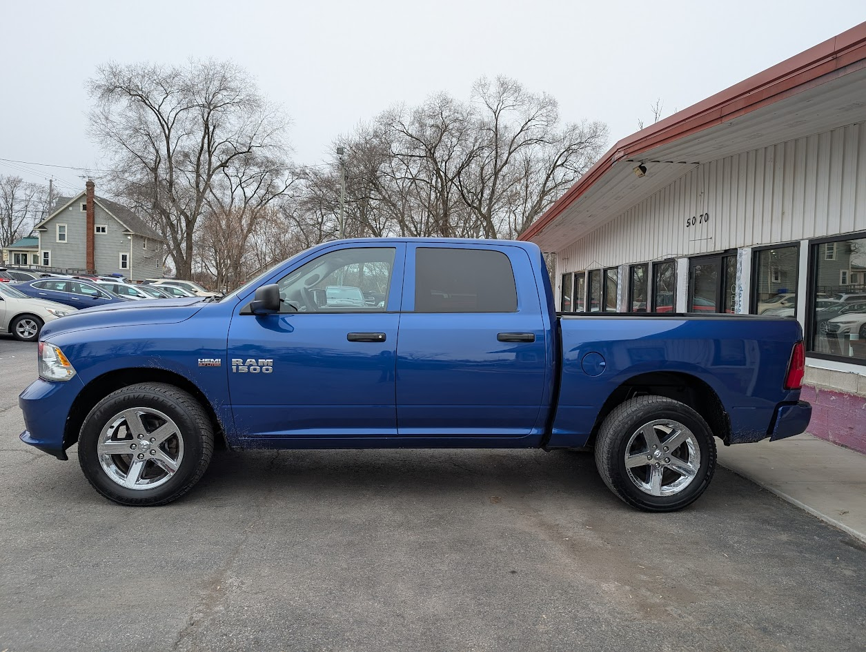 RAM 1500 Tradesman Crew Cab SWB 4WD 2017
