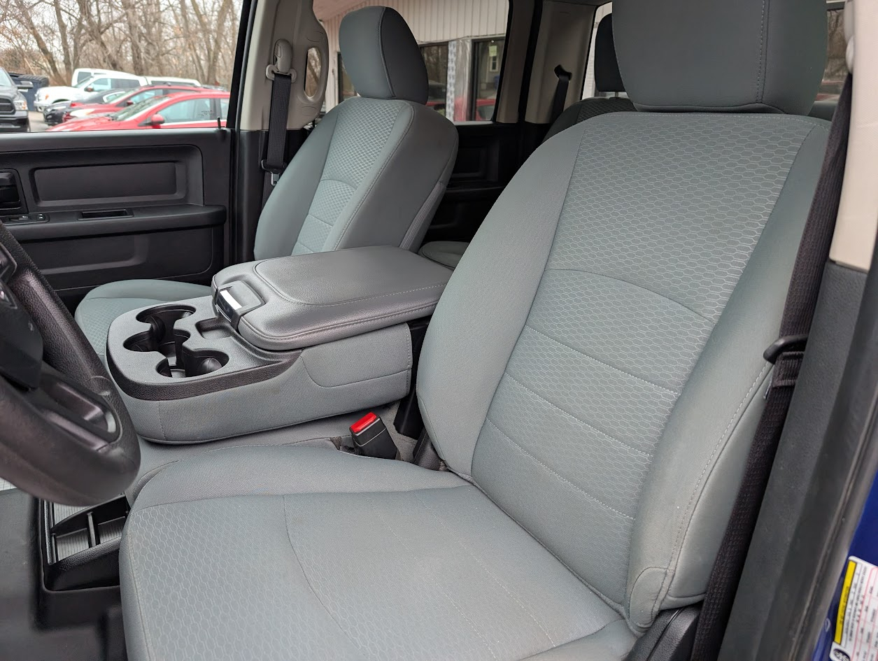 RAM 1500 Tradesman Crew Cab SWB 4WD 2017