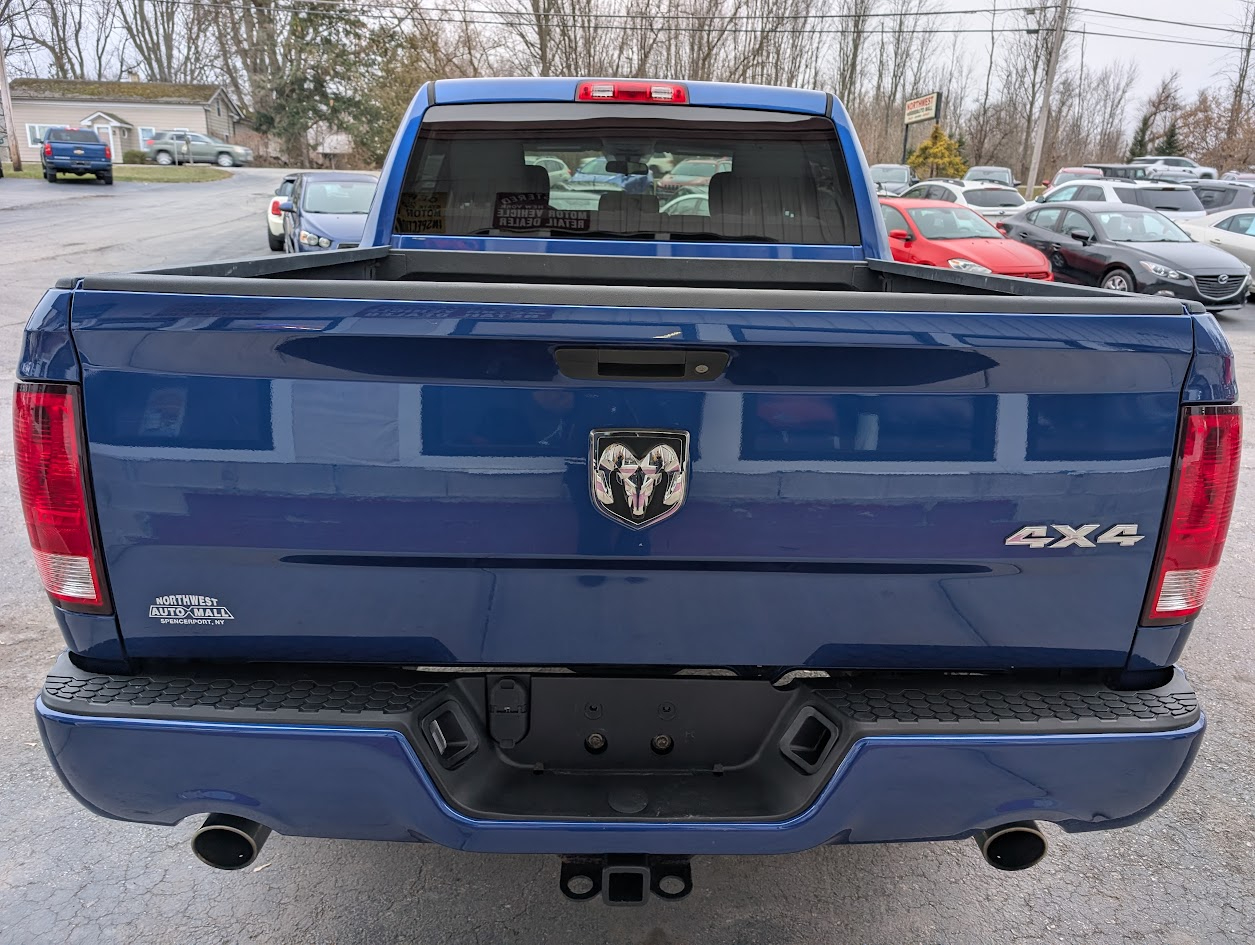 RAM 1500 Tradesman Crew Cab SWB 4WD 2017