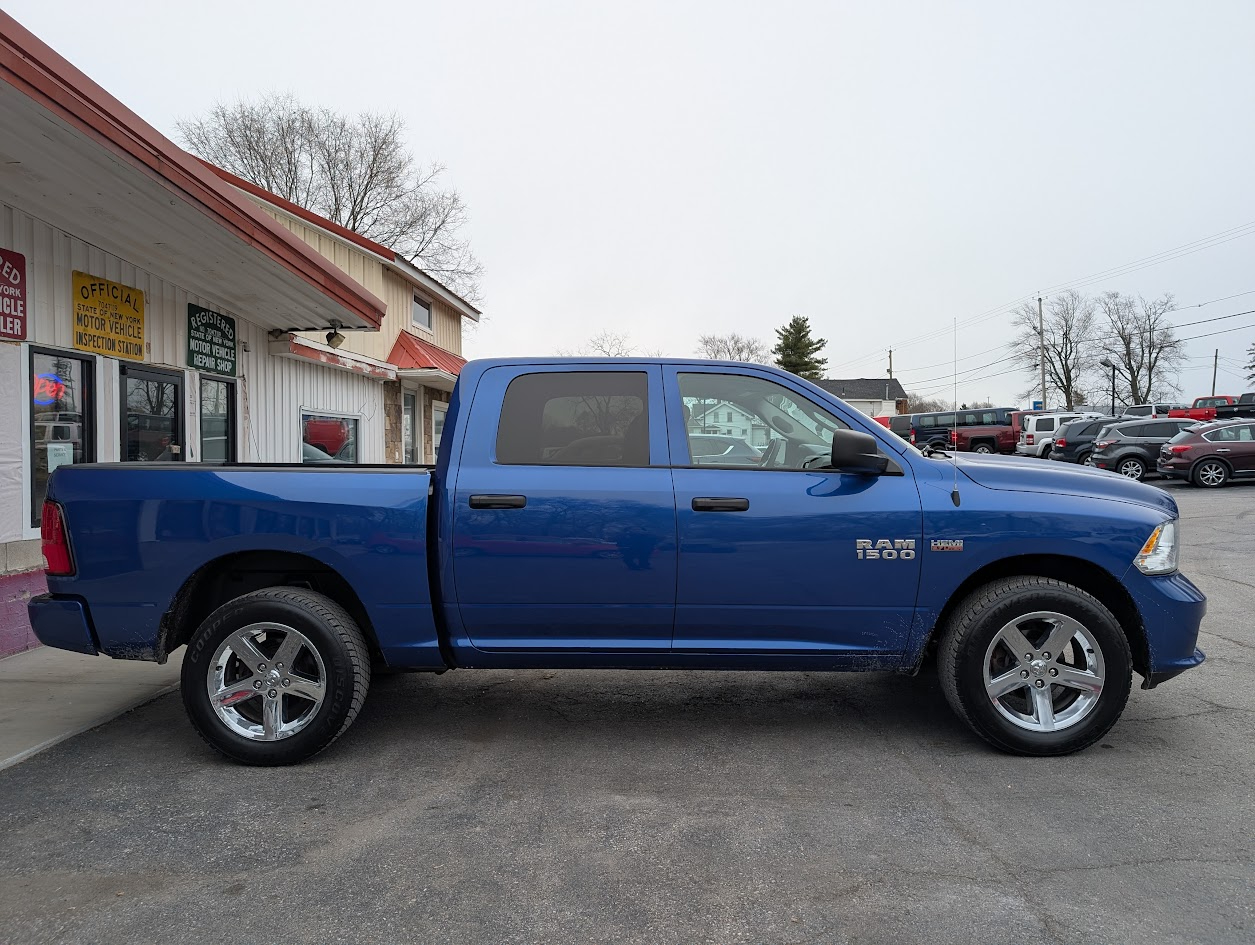 RAM 1500 Tradesman Crew Cab SWB 4WD 2017