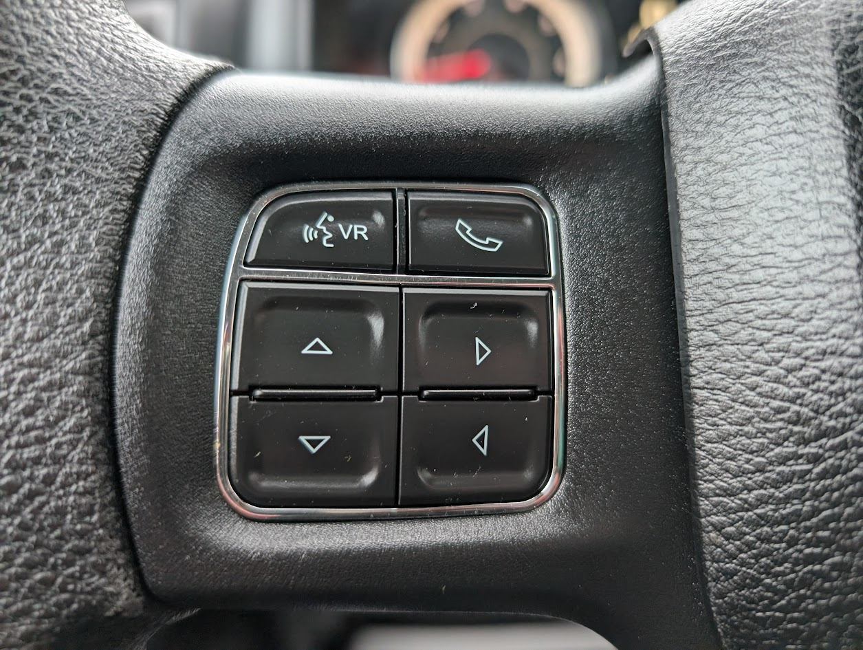 RAM 1500 Tradesman Crew Cab SWB 4WD 2017