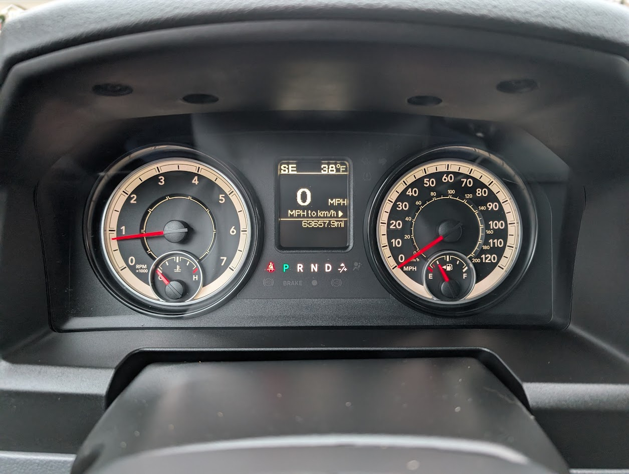 RAM 1500 Tradesman Crew Cab SWB 4WD 2017