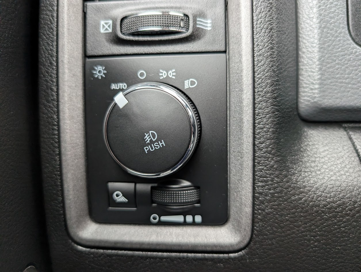 RAM 1500 Tradesman Crew Cab SWB 4WD 2017