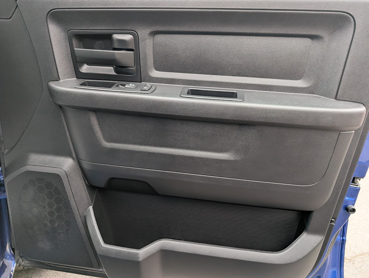 RAM 1500 Tradesman Crew Cab SWB 4WD 2017