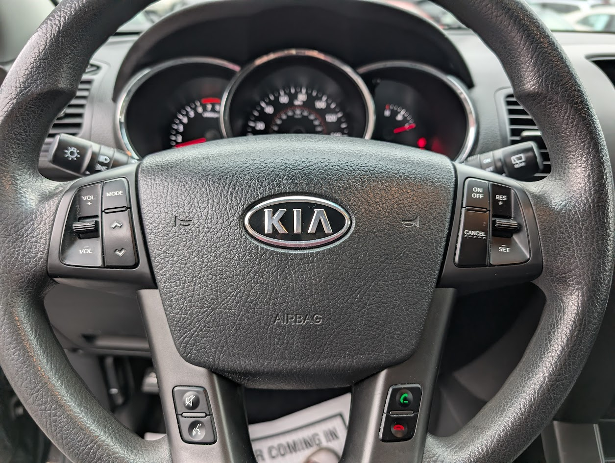 Kia Sorento LX 2WD 2013