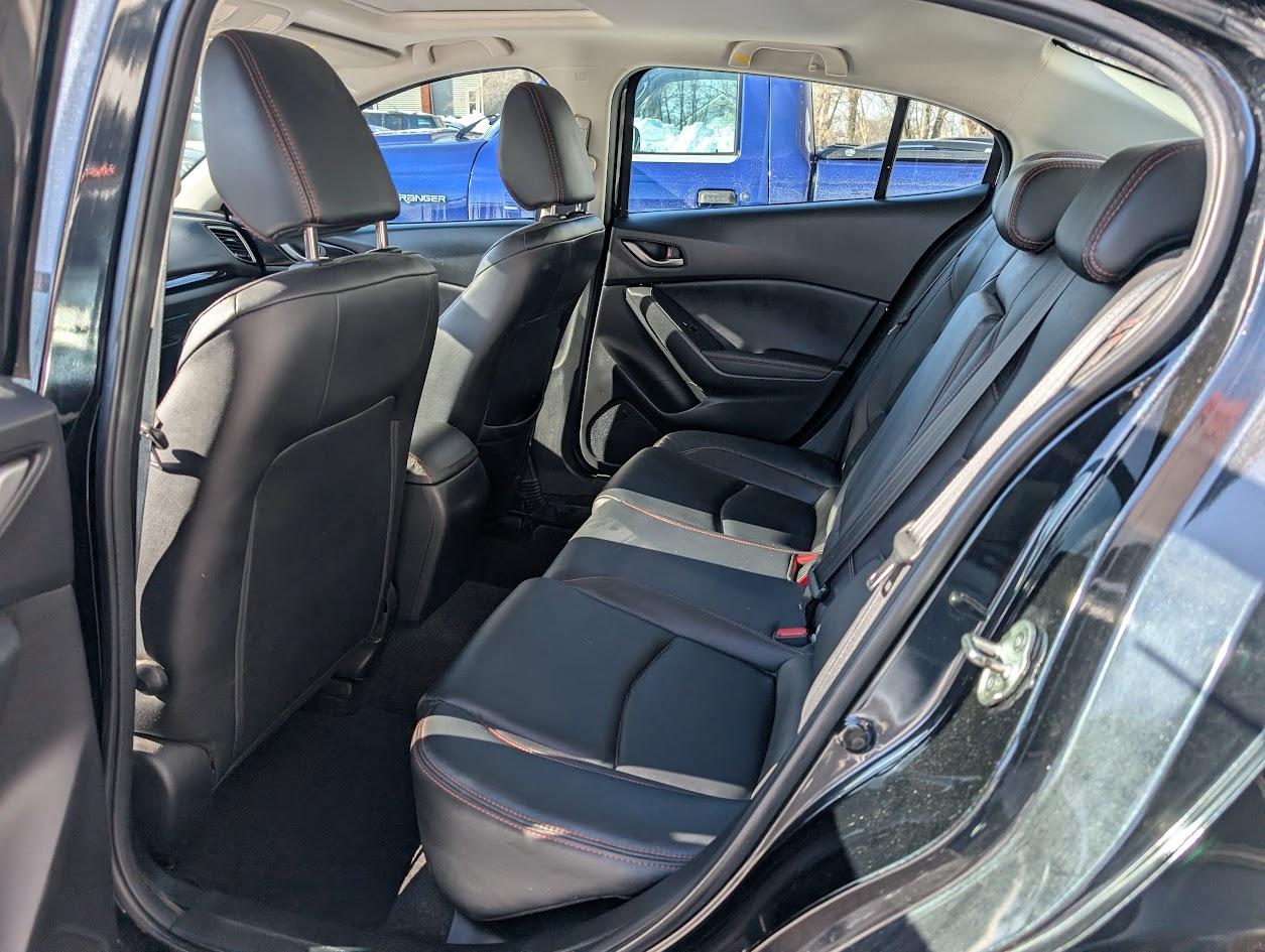 Mazda MAZDA3 I Grand Touring AT 4-Door 2015