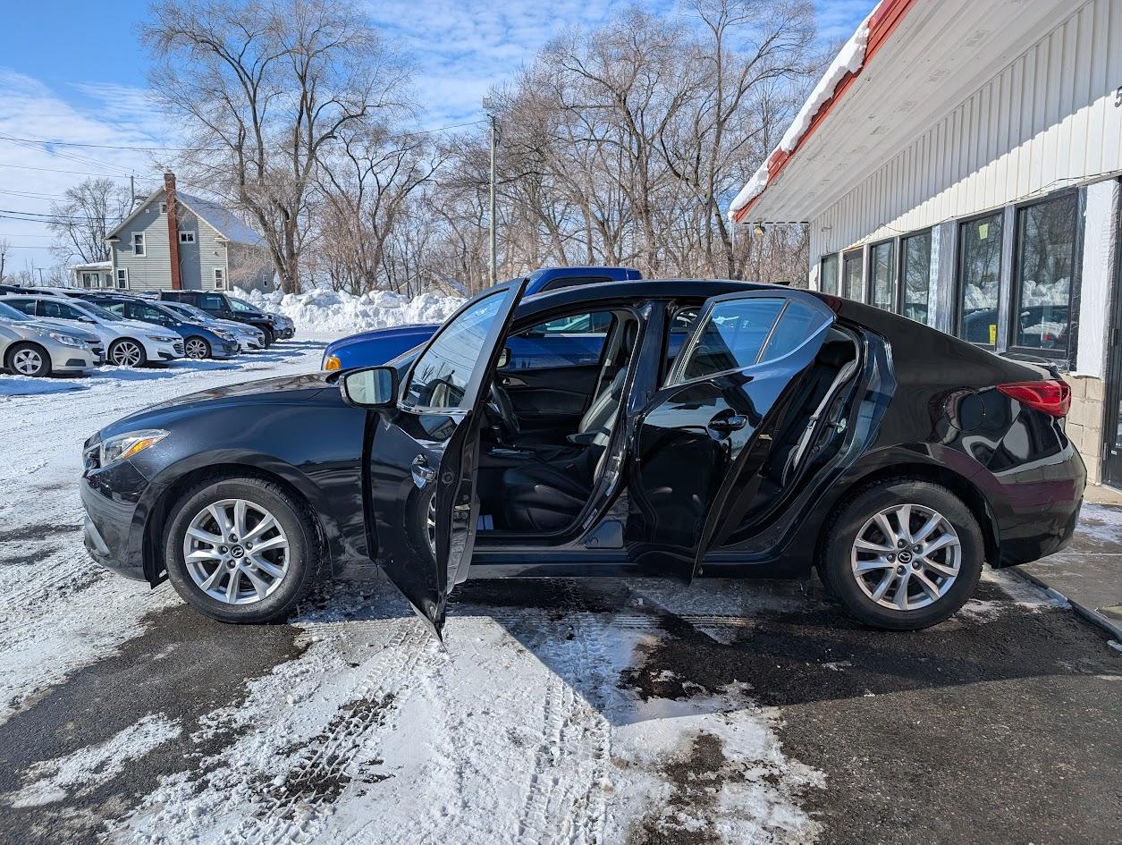 Mazda MAZDA3 I Grand Touring AT 4-Door 2015