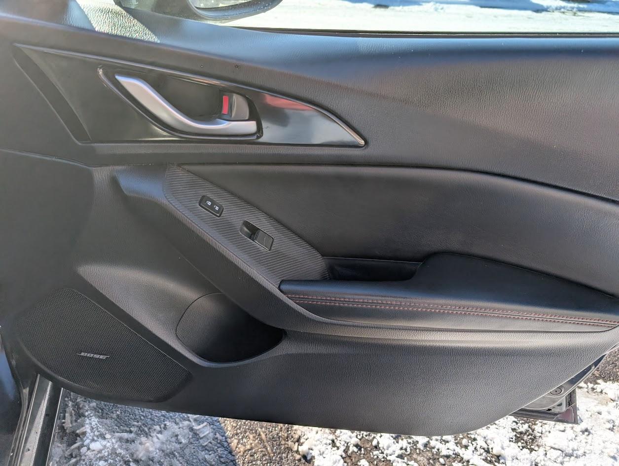 Mazda MAZDA3 I Grand Touring AT 4-Door 2015