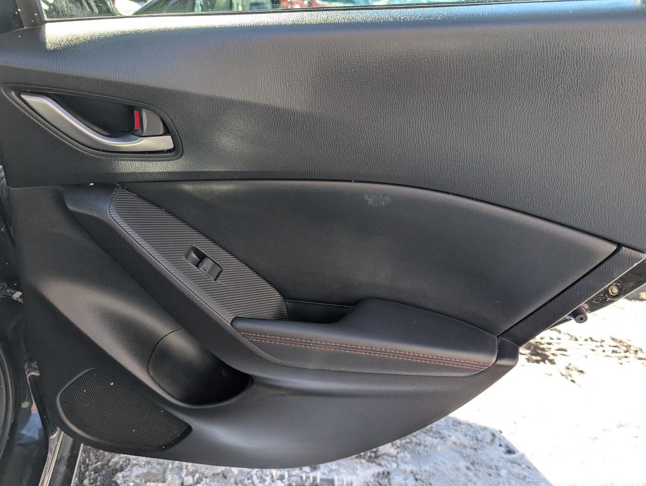 Mazda MAZDA3 I Grand Touring AT 4-Door 2015