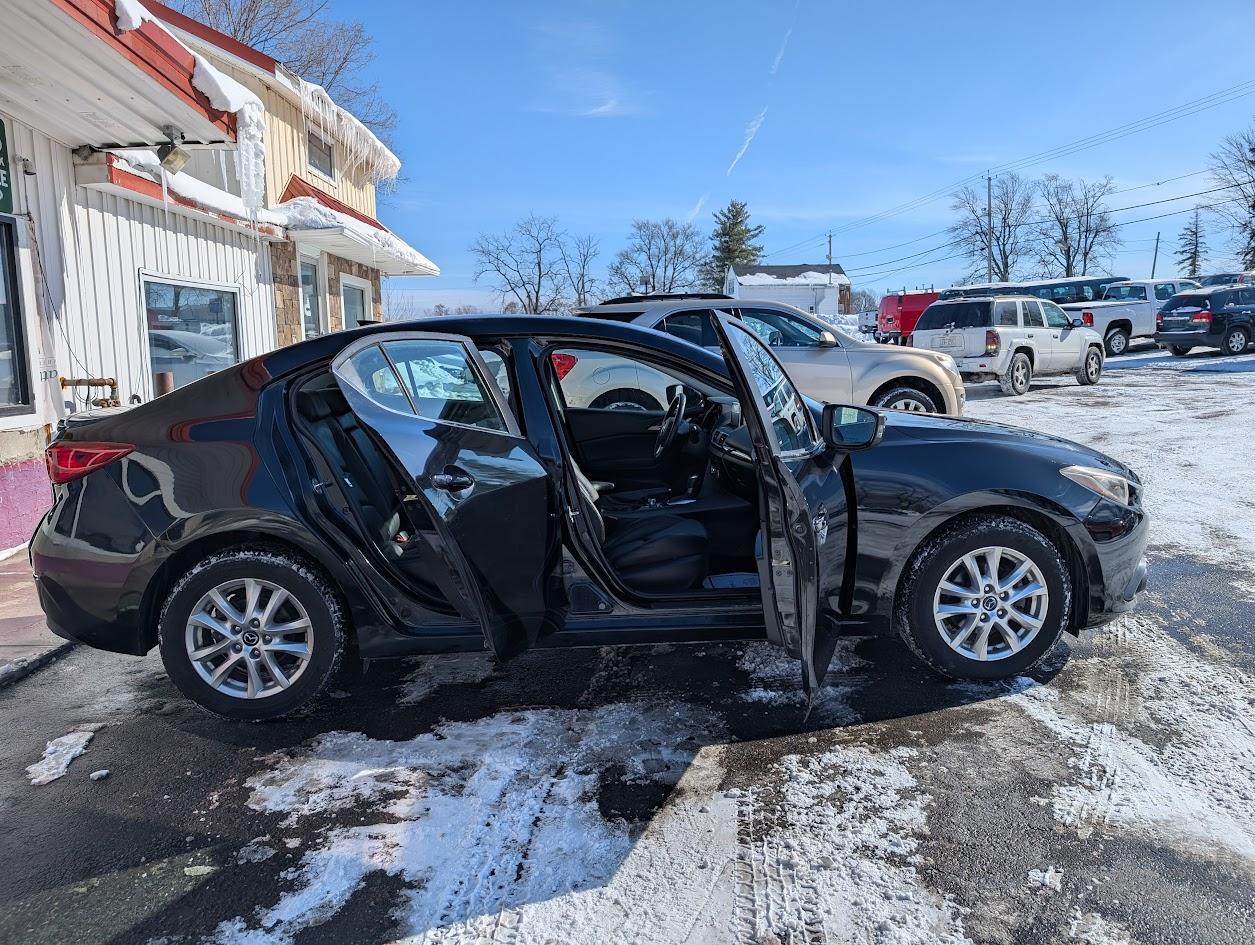 Mazda MAZDA3 I Grand Touring AT 4-Door 2015
