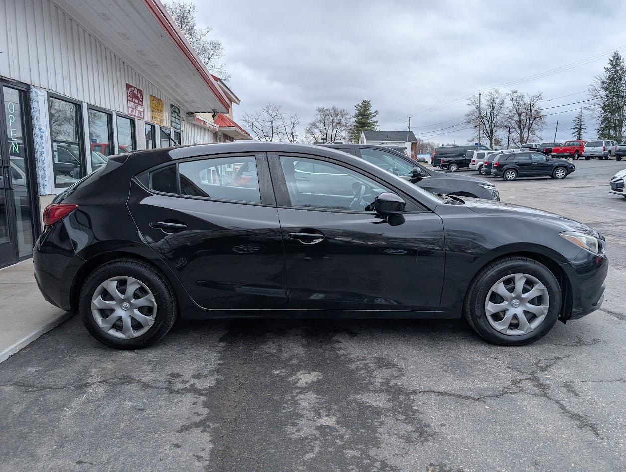 Mazda MAZDA3 i Sport MT 5-Door 2015
