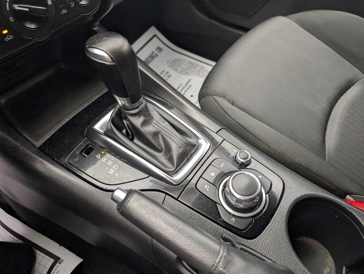 Mazda MAZDA3 i Sport MT 5-Door 2015