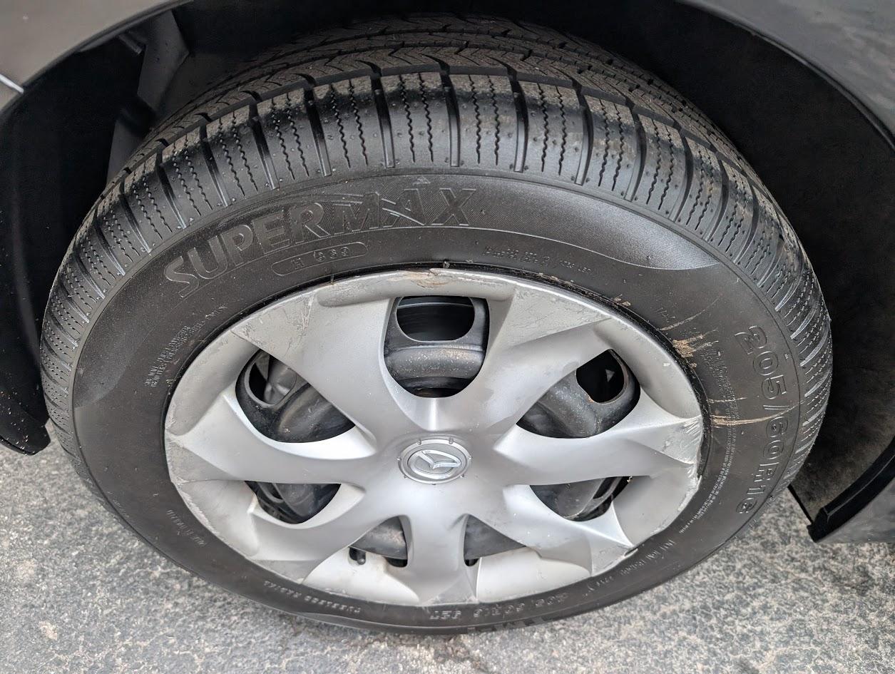 Mazda MAZDA3 i Sport MT 5-Door 2015