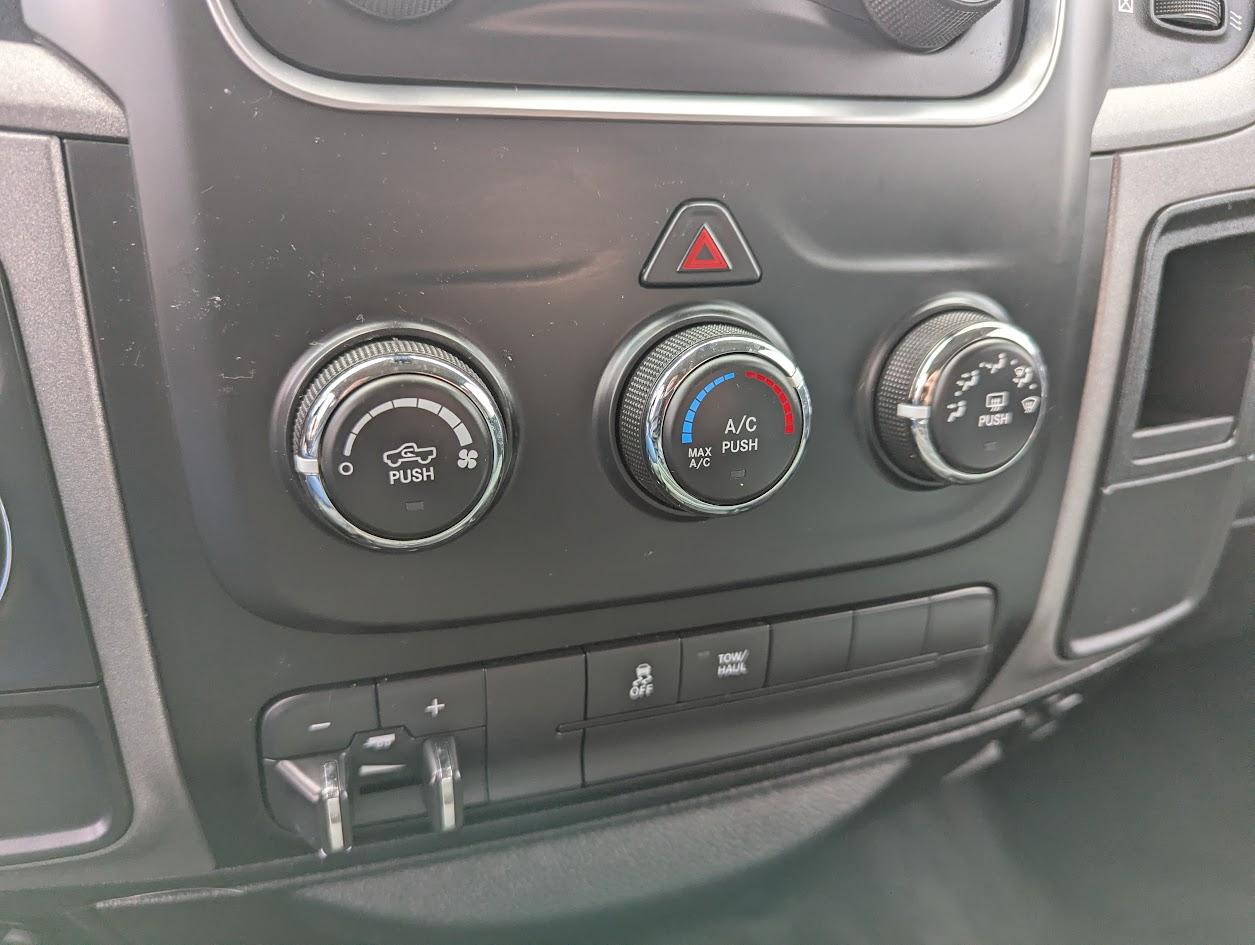 RAM 1500 Tradesman/Express Crew Cab SWB 2WD 2014