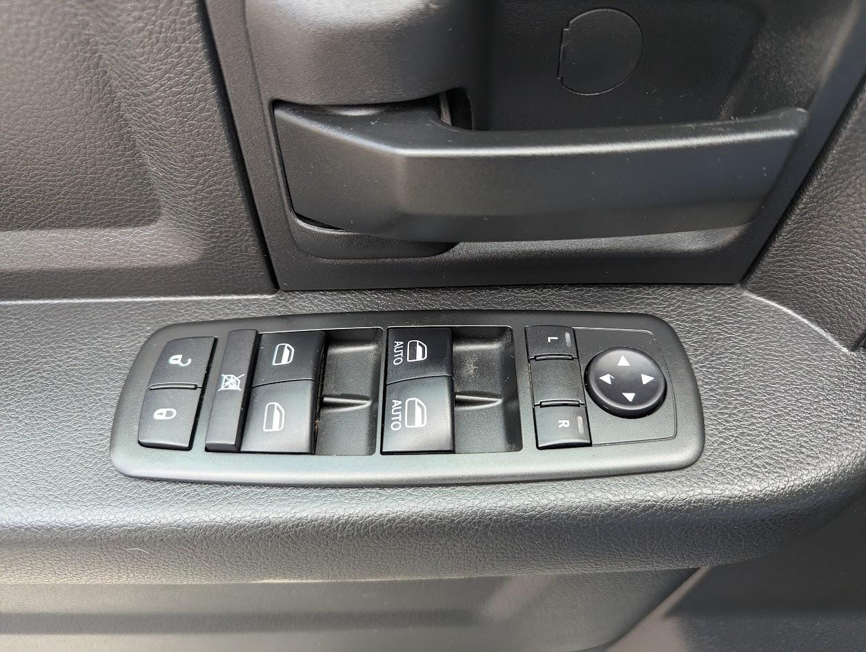 RAM 1500 Tradesman/Express Crew Cab SWB 2WD 2014