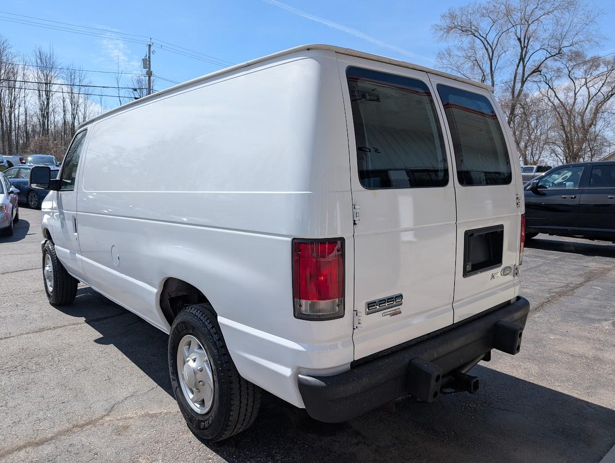 Ford Econoline E-250 2014