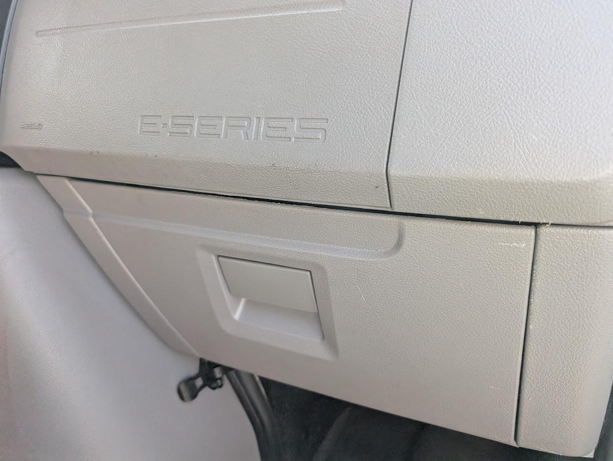 Ford Econoline E-250 2014