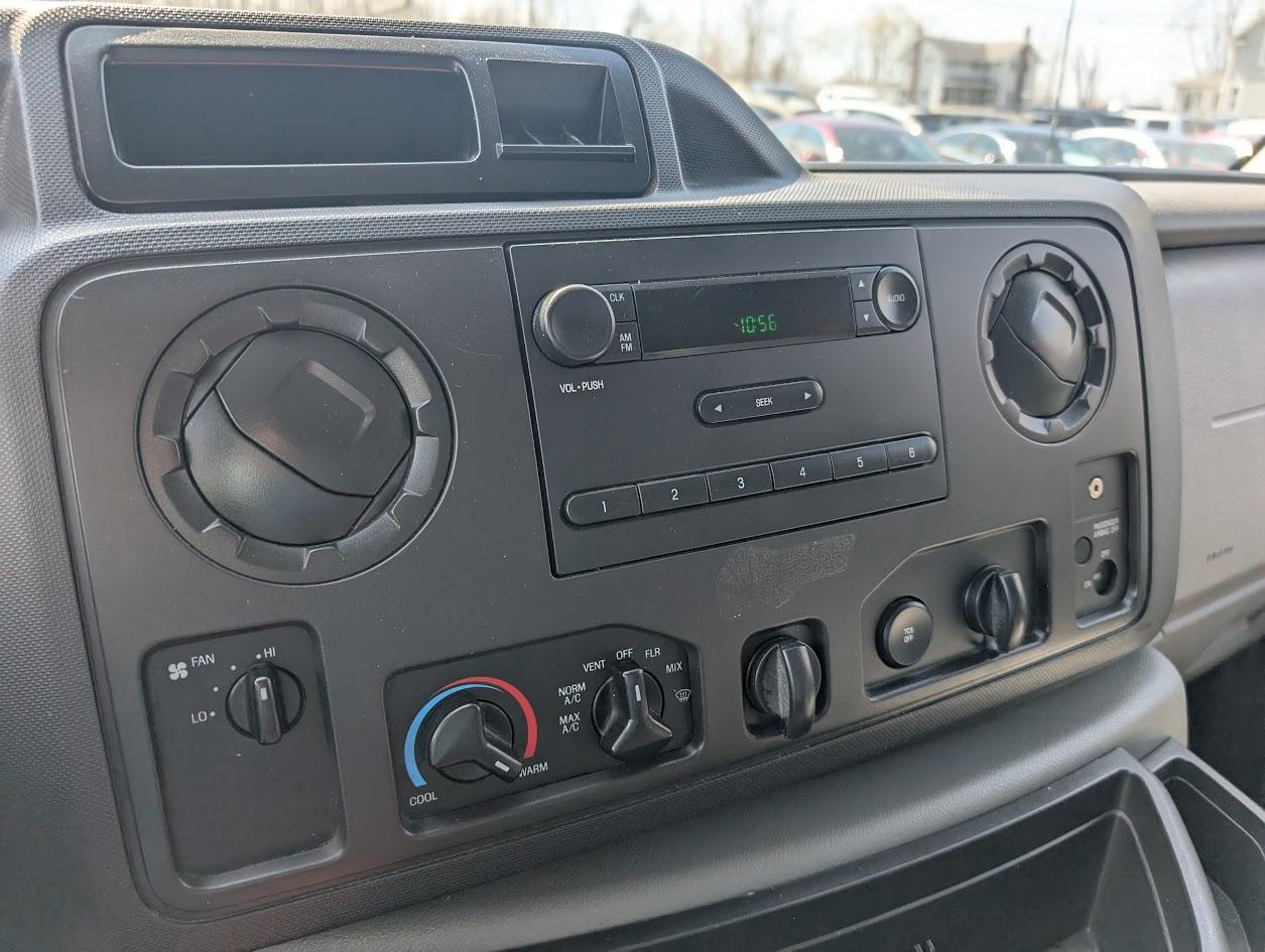 Ford Econoline E-250 2014