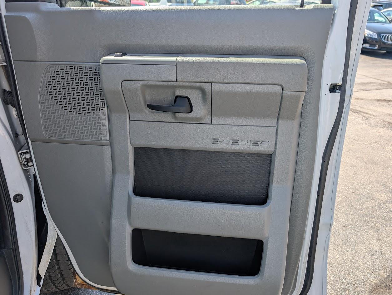 Ford Econoline E-250 2014