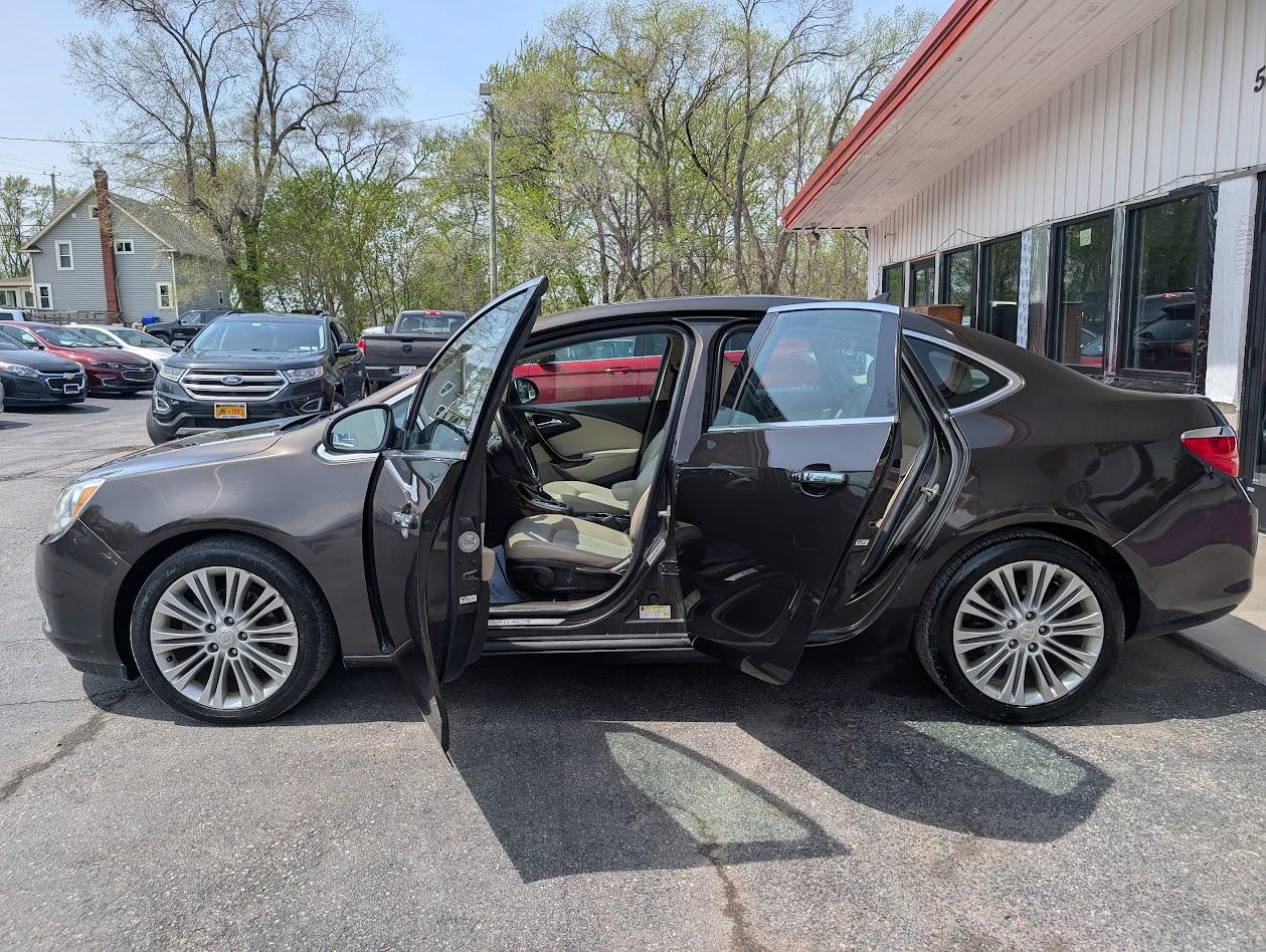 Buick Verano Base 2014