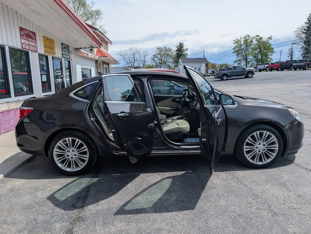 Buick Verano Base 2014